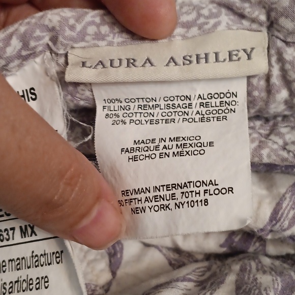Laura Ashley Floral Purple and White Quilt Full/queen - Picture 3 of 7